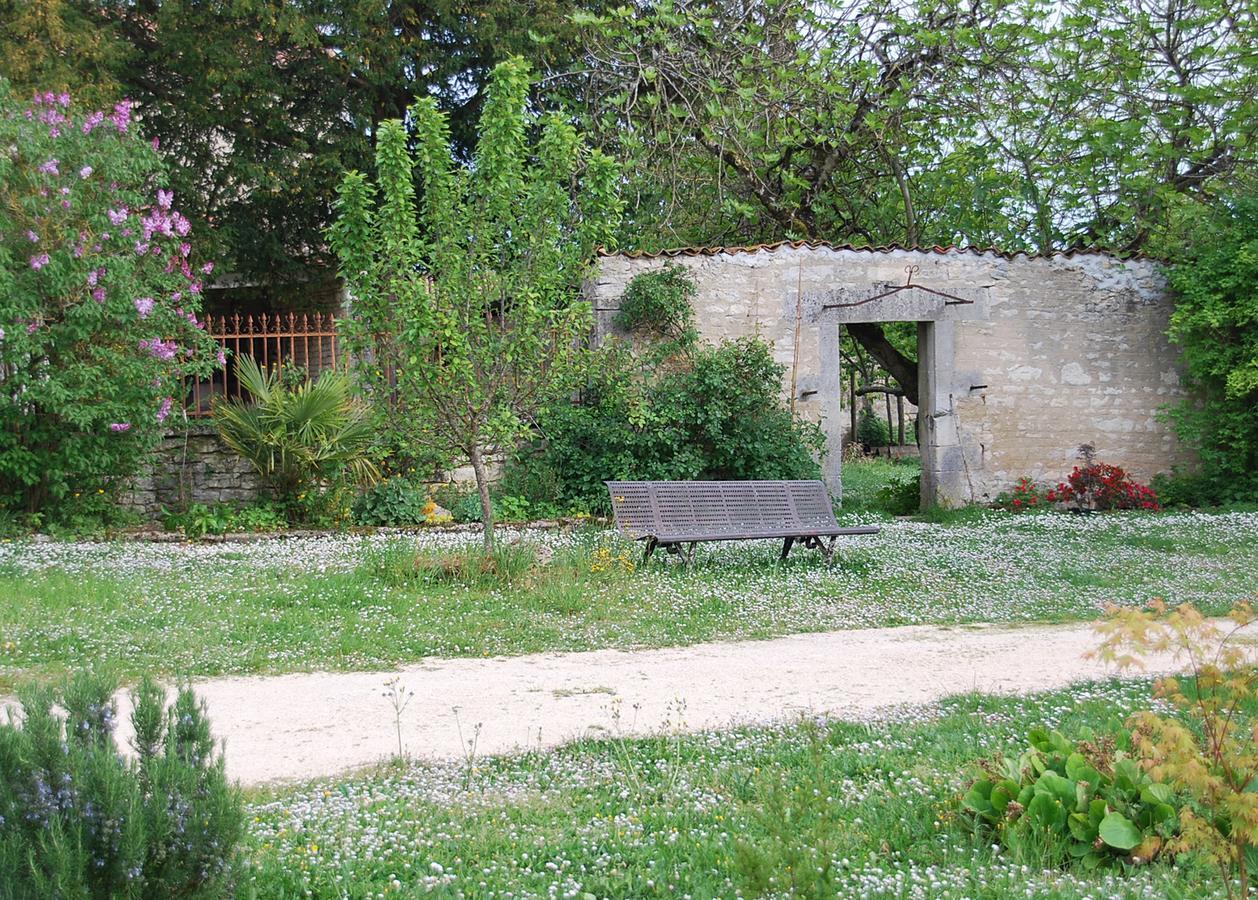 Bed and Breakfast Le Dojo Du Plessis Mareuil  Екстер'єр фото