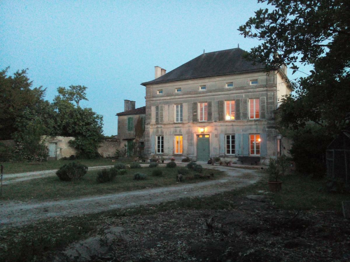 Bed and Breakfast Le Dojo Du Plessis Mareuil  Екстер'єр фото